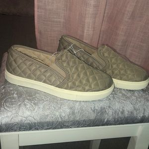 women’s slip on shoes